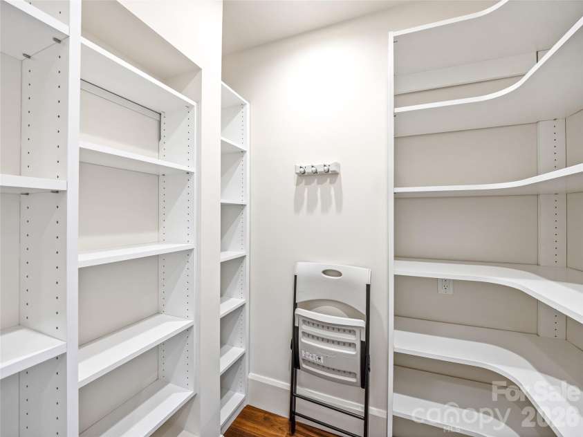 95 Horizon Hill Road, Asheville, NC 28804.  MLS# CAR4319881, YatesRealty ID 2414. 