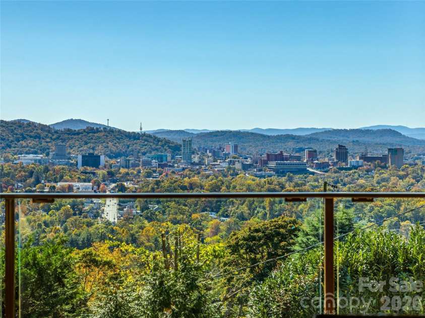 95 Horizon Hill Road, Asheville, NC 28804.  MLS# CAR4319881, YatesRealty ID 2414. 
