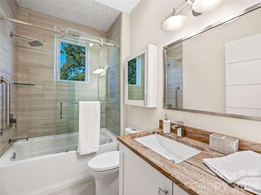 95 Horizon Hill Road, Asheville, NC 28804.  MLS# CAR4319881, YatesRealty ID 2414. 