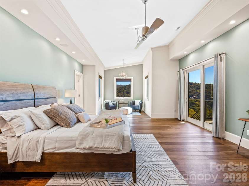 95 Horizon Hill Road, Asheville, NC 28804.  MLS# CAR4319881, YatesRealty ID 2414. 