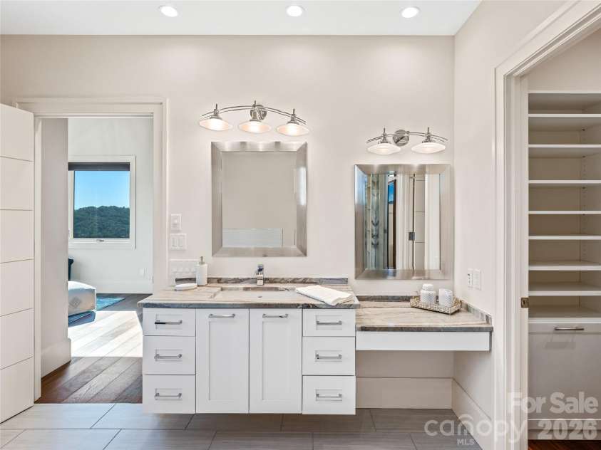 95 Horizon Hill Road, Asheville, NC 28804.  MLS# CAR4319881, YatesRealty ID 2414. 