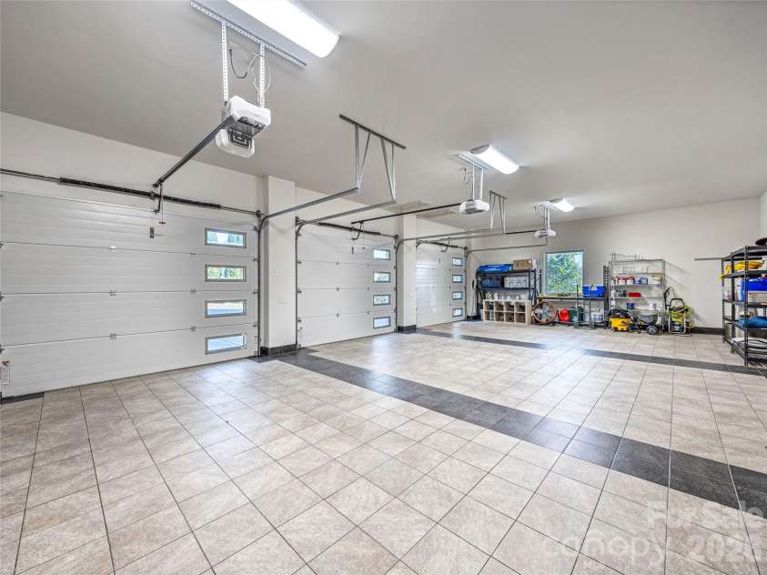 95 Horizon Hill Road, Asheville, NC 28804.  MLS# CAR4319881, YatesRealty ID 2414. 