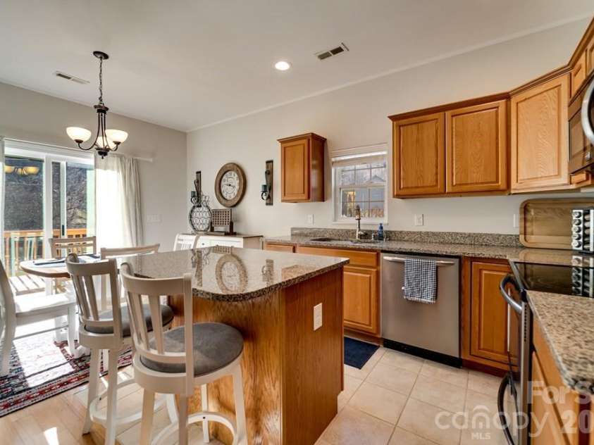 990 Hornet Drive, Whittier, NC 28789.  MLS# CAR4346753, YatesRealty ID 2414. 