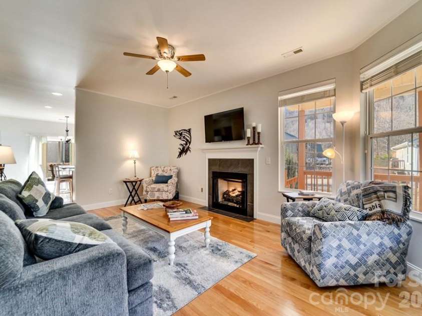990 Hornet Drive, Whittier, NC 28789.  MLS# CAR4346753, YatesRealty ID 2414. 