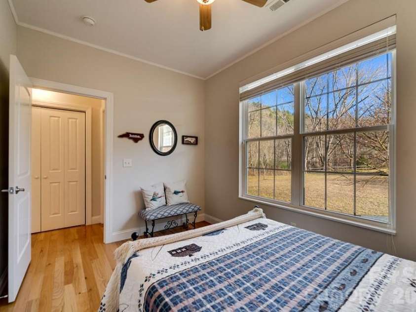 990 Hornet Drive, Whittier, NC 28789.  MLS# CAR4346753, YatesRealty ID 2414. 