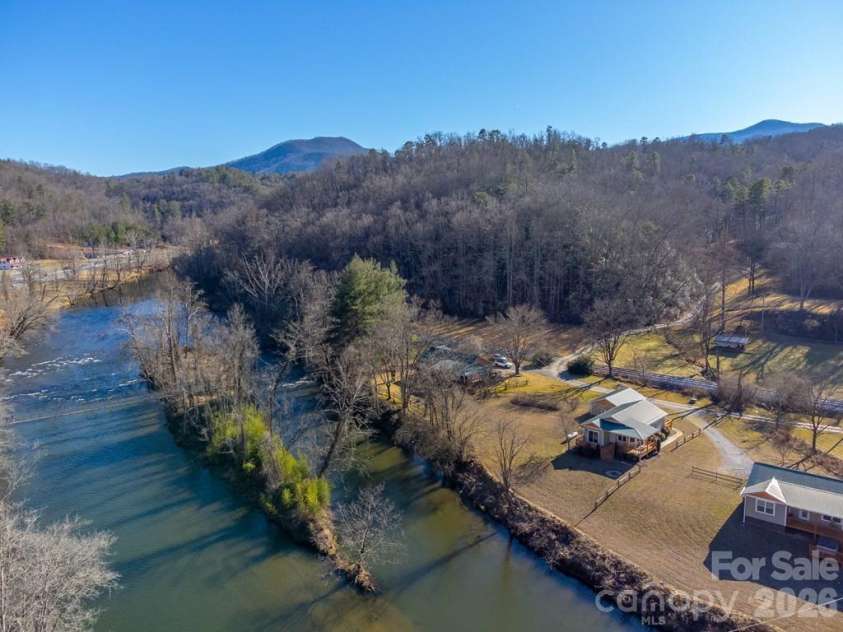 990 Hornet Drive, Whittier, NC 28789.  MLS# CAR4346753, YatesRealty ID 2414. 