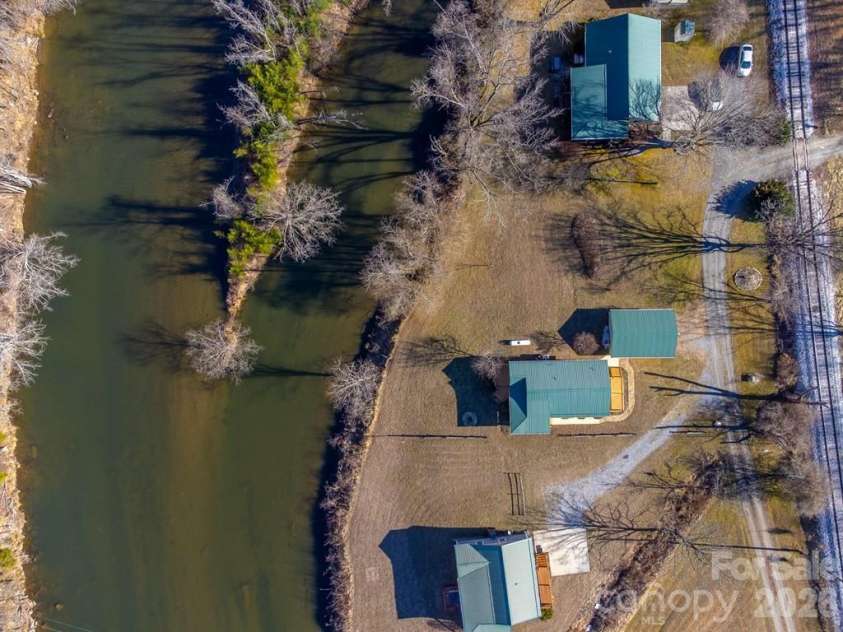 990 Hornet Drive, Whittier, NC 28789.  MLS# CAR4346753, YatesRealty ID 2414. 