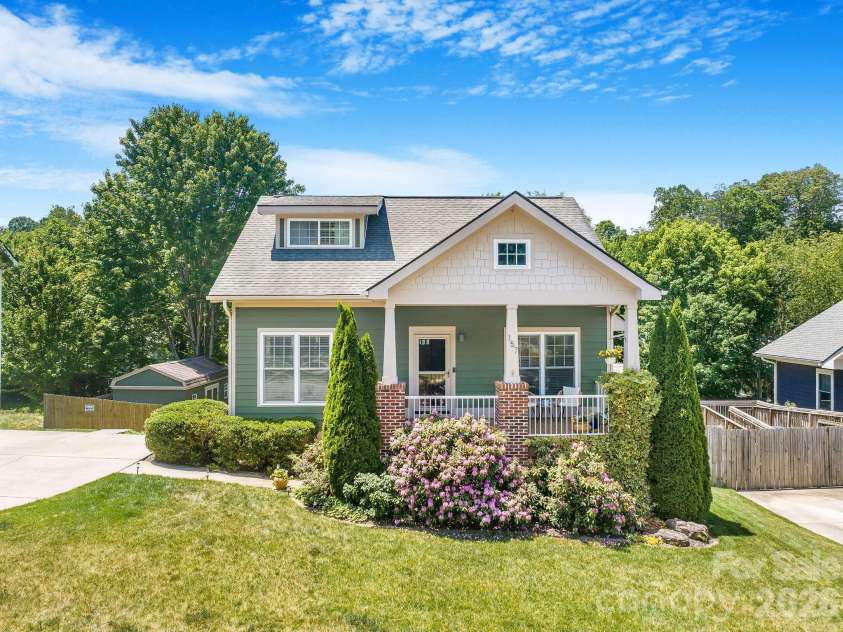 157 Estelle Park Drive, Asheville, NC 28806.  MLS# CAR4376199, YatesRealty ID 24140. 