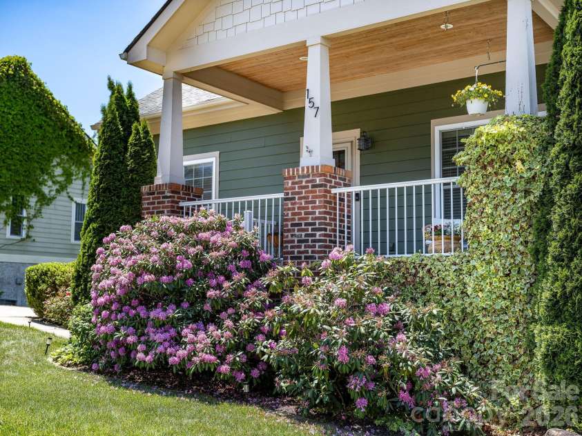 157 Estelle Park Drive, Asheville, NC 28806.  MLS# CAR4376199, YatesRealty ID 24140. 