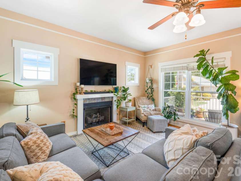 157 Estelle Park Drive, Asheville, NC 28806.  MLS# CAR4376199, YatesRealty ID 24140. 