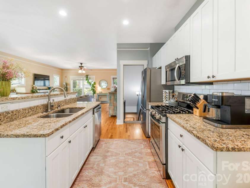 157 Estelle Park Drive, Asheville, NC 28806.  MLS# CAR4376199, YatesRealty ID 24140. 