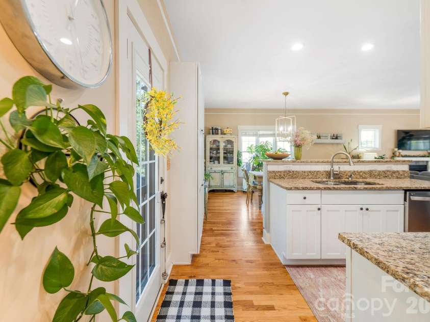 157 Estelle Park Drive, Asheville, NC 28806.  MLS# CAR4376199, YatesRealty ID 24140. 