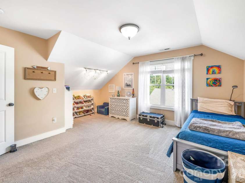 157 Estelle Park Drive, Asheville, NC 28806.  MLS# CAR4376199, YatesRealty ID 24140. 