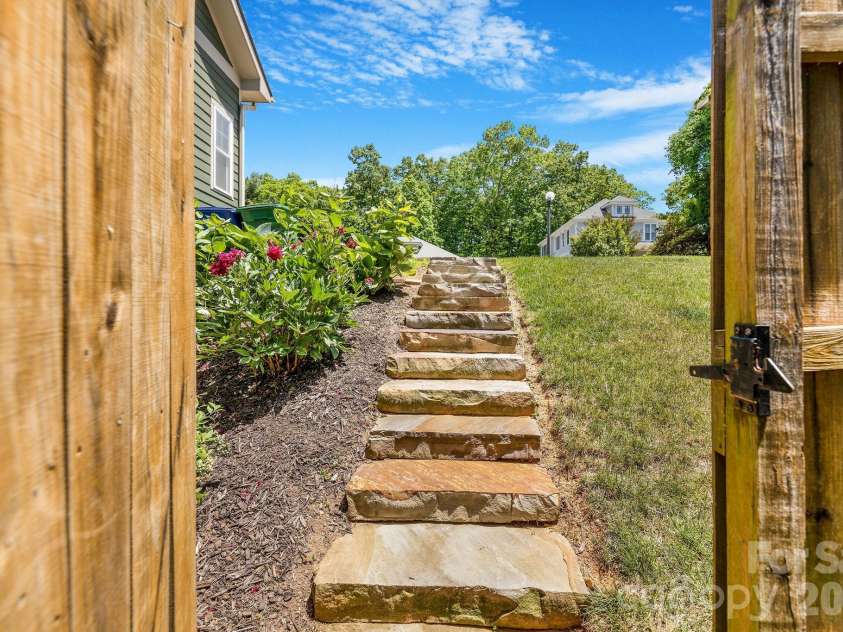157 Estelle Park Drive, Asheville, NC 28806.  MLS# CAR4376199, YatesRealty ID 24140. Beautiful hardscaping