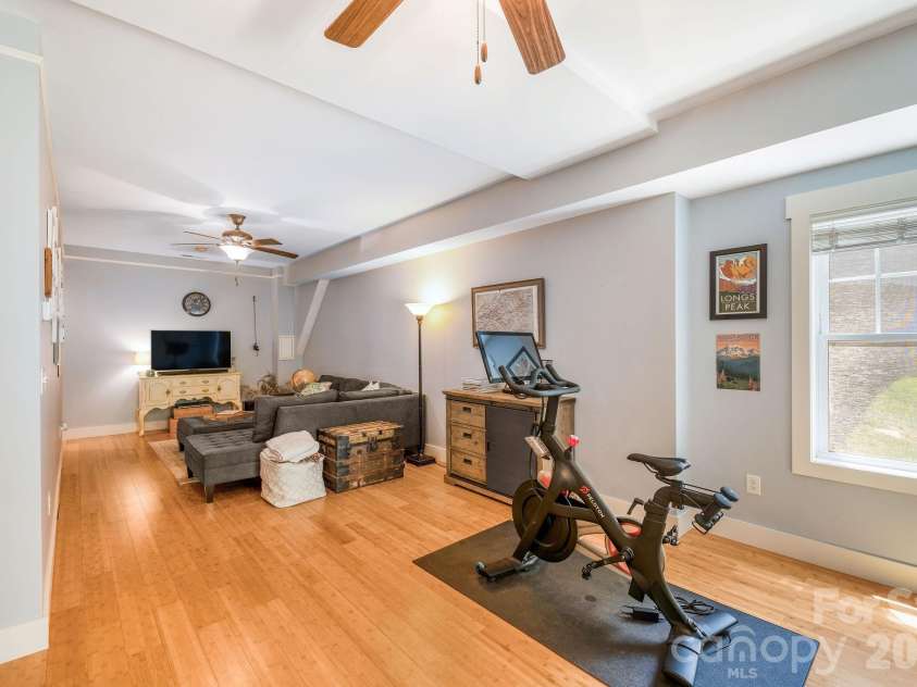 157 Estelle Park Drive, Asheville, NC 28806.  MLS# CAR4376199, YatesRealty ID 24140. Daylight basement