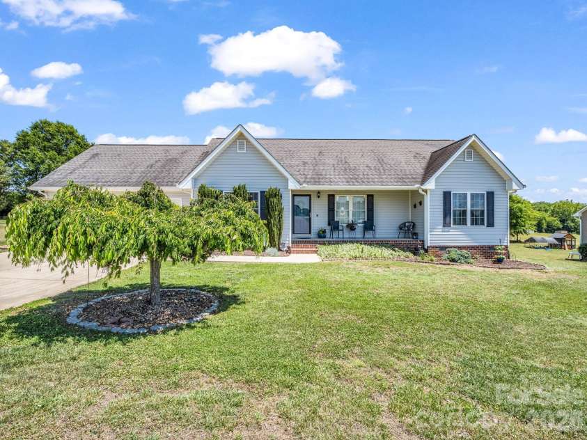 155 Vanity Lane, Ellenboro, NC 28040.  MLS# CAR4383076, YatesRealty ID 24141. 