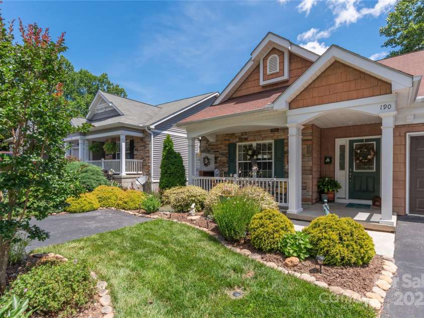 190 Shaws Creek Farm Road, Hendersonville, NC 28739.  MLS# CAR4272994, YatesRealty ID 24143. 