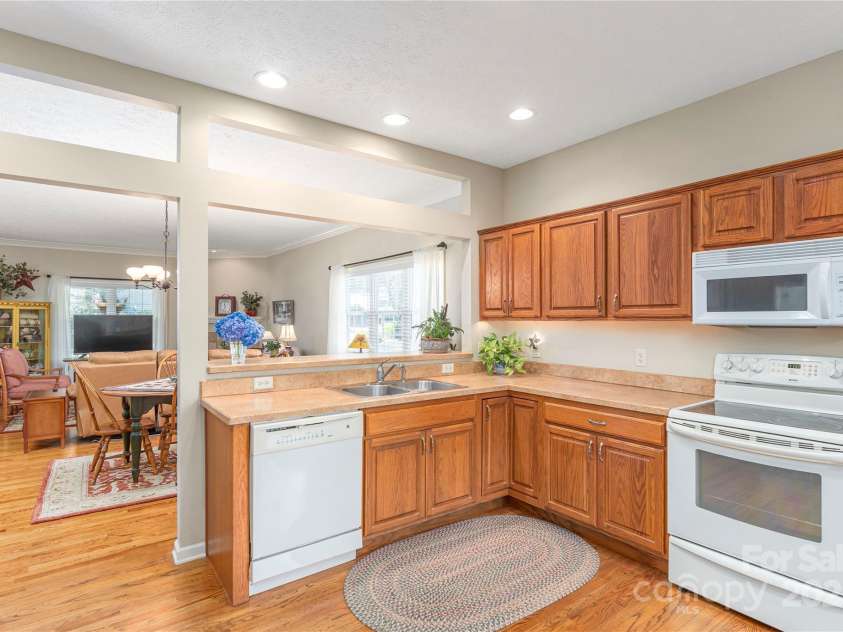190 Shaws Creek Farm Road, Hendersonville, NC 28739.  MLS# CAR4272994, YatesRealty ID 24143. 