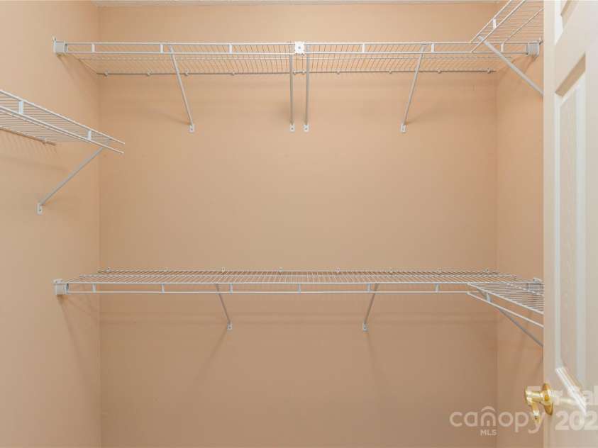 190 Shaws Creek Farm Road, Hendersonville, NC 28739.  MLS# CAR4272994, YatesRealty ID 24143. Walk in Closet-Lower Level