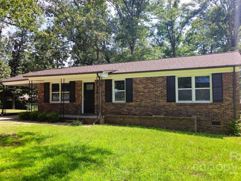 203 Witten Lane, Gastonia, NC 28052.  MLS# CAR4278187, YatesRealty ID 24144. 