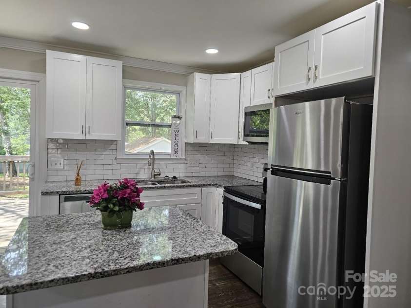 203 Witten Lane, Gastonia, NC 28052.  MLS# CAR4278187, YatesRealty ID 24144. 