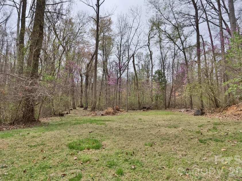419 Cypress Drive, Reidsville, NC 27320.  MLS# CAR4359865, YatesRealty ID 24144. 