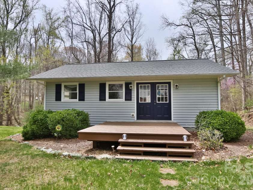 419 Cypress Drive, Reidsville, NC 27320.  MLS# CAR4359865, YatesRealty ID 24144. 