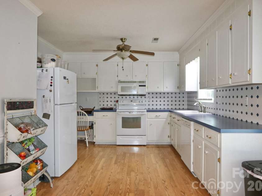 419 Cypress Drive, Reidsville, NC 27320.  MLS# CAR4359865, YatesRealty ID 24144. 