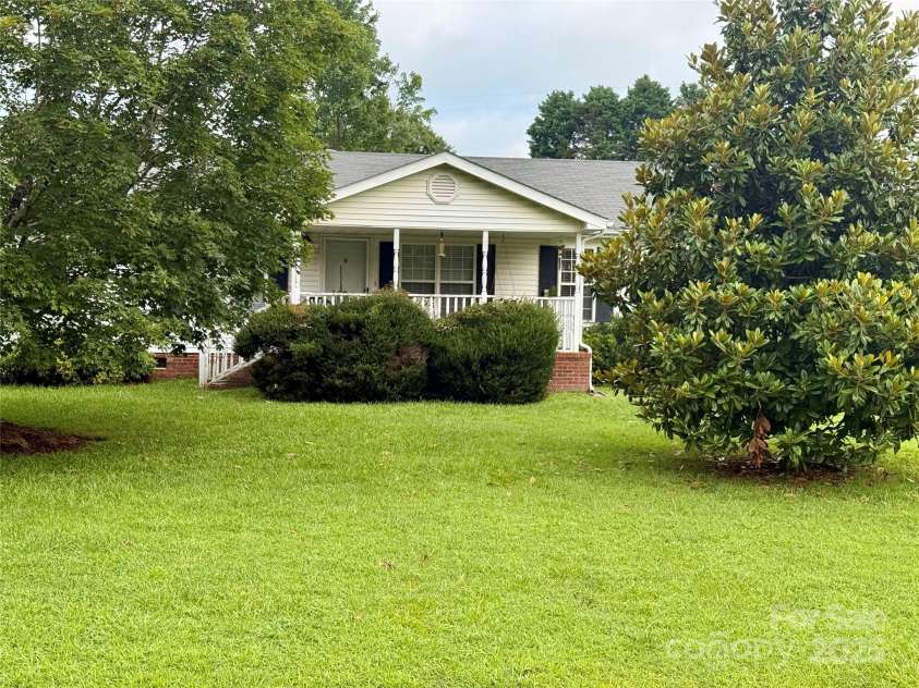 5816 Scotland Yard Road, Rock Hill, SC 29732.  MLS# CAR4275676, YatesRealty ID 24145. 