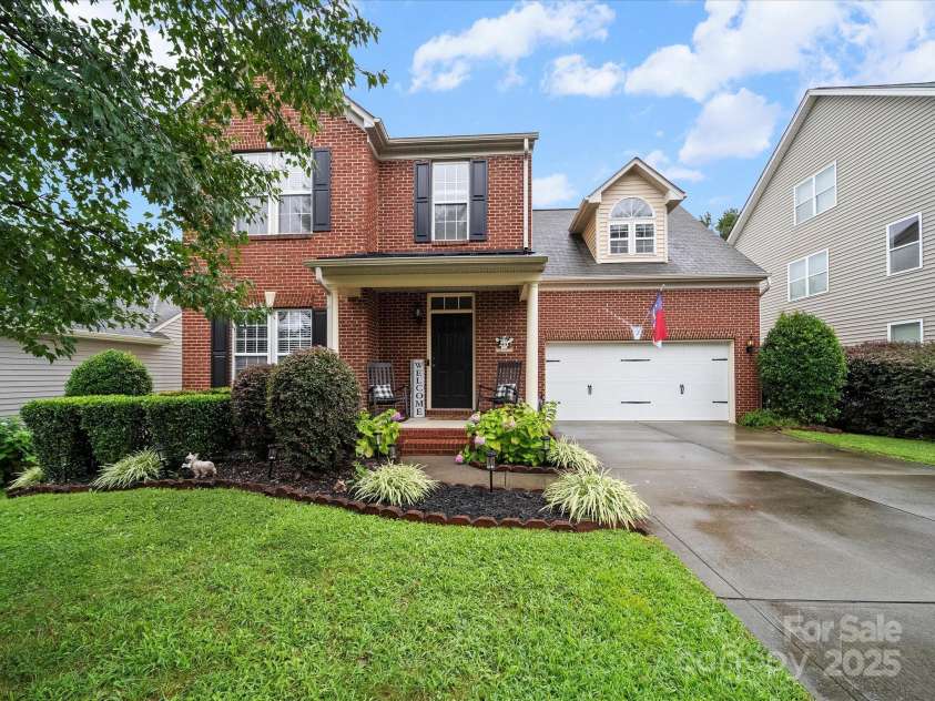 8004 Fountainbrook Drive, Indian Trail, NC 28079.  MLS# CAR4287908, YatesRealty ID 24146. Beautifully Landscaped