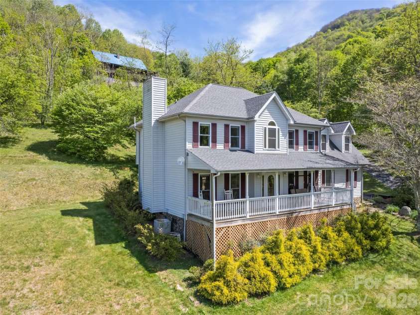 831 Red Bank Road, Waynesville, NC 28786.  MLS# CAR4375458, YatesRealty ID 24146. 