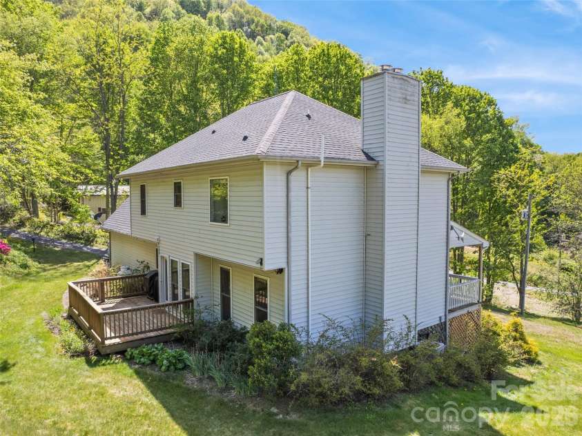 831 Red Bank Road, Waynesville, NC 28786.  MLS# CAR4375458, YatesRealty ID 24146. 