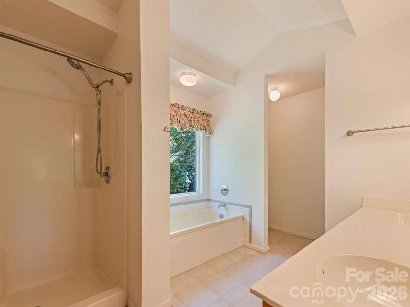 831 Red Bank Road, Waynesville, NC 28786.  MLS# CAR4375458, YatesRealty ID 24146. 