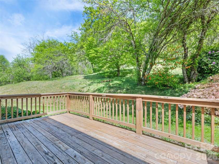 831 Red Bank Road, Waynesville, NC 28786.  MLS# CAR4375458, YatesRealty ID 24146. 