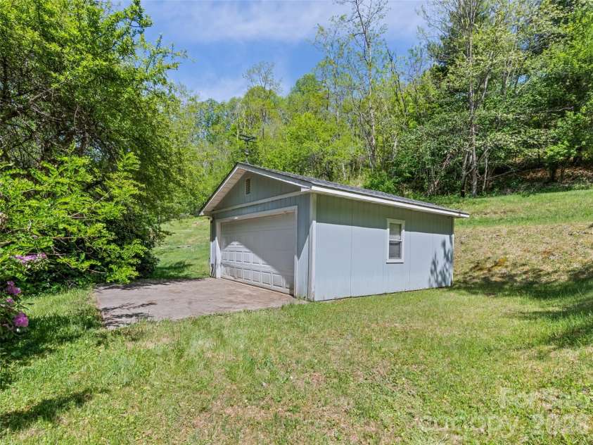 831 Red Bank Road, Waynesville, NC 28786.  MLS# CAR4375458, YatesRealty ID 24146. 