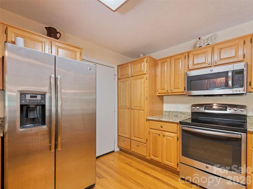 831 Red Bank Road, Waynesville, NC 28786.  MLS# CAR4375458, YatesRealty ID 24146. 
