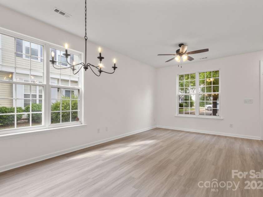 5529 Seths Drive, Charlotte, NC 28269.  MLS# CAR4259646, YatesRealty ID 24147. 