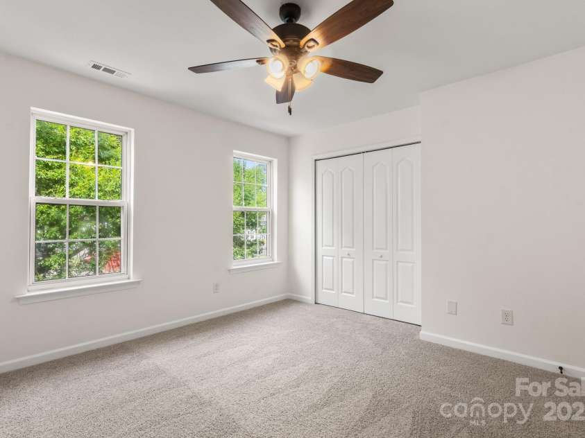 5529 Seths Drive, Charlotte, NC 28269.  MLS# CAR4259646, YatesRealty ID 24147. 