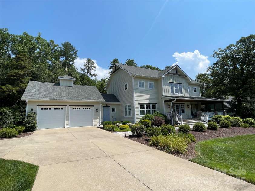 74 Shipman Parkway, Flat Rock, NC 28731.  MLS# CAR4274988, YatesRealty ID 24148. 