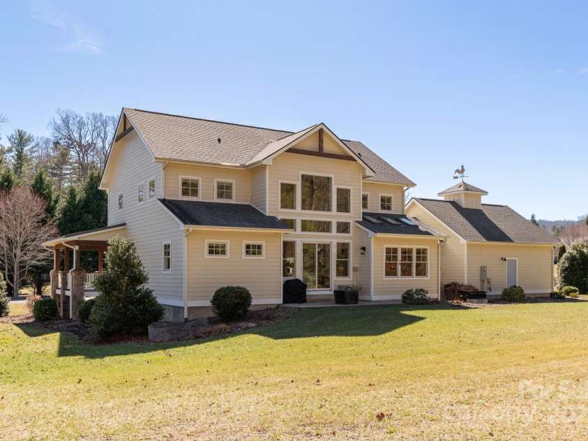 74 Shipman Parkway, Flat Rock, NC 28731.  MLS# CAR4274988, YatesRealty ID 24148. 