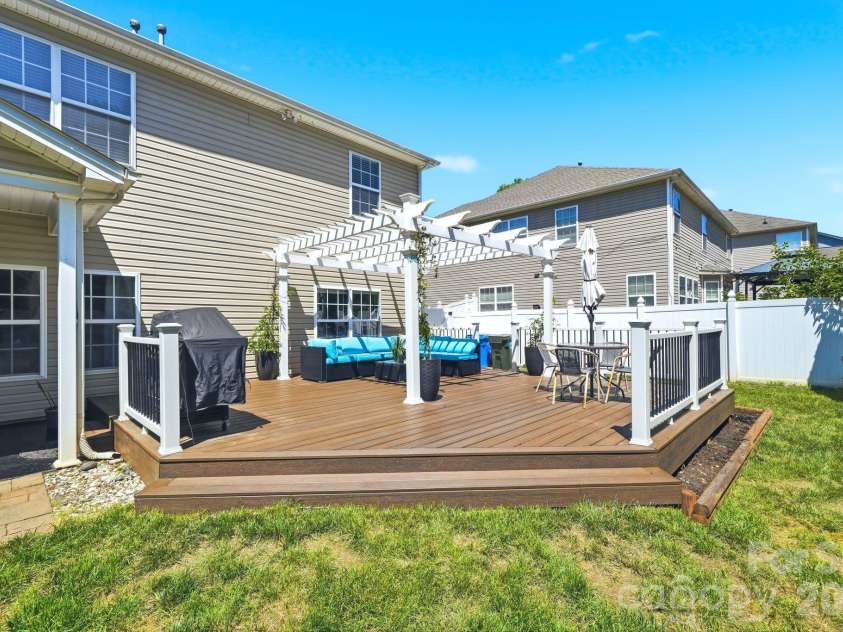 7815 Kuck Road, Mint Hill, NC 28227.  MLS# CAR4380520, YatesRealty ID 24149. 