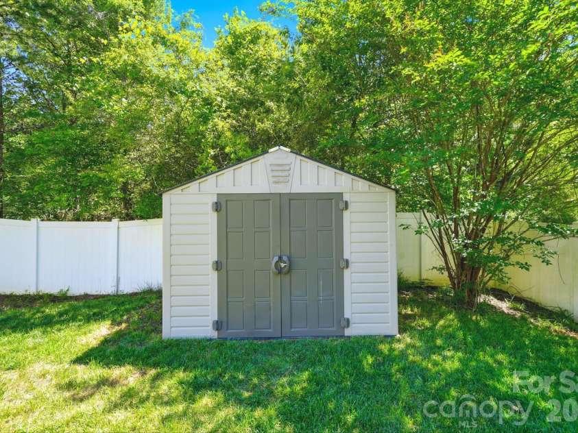 7815 Kuck Road, Mint Hill, NC 28227.  MLS# CAR4380520, YatesRealty ID 24149. 