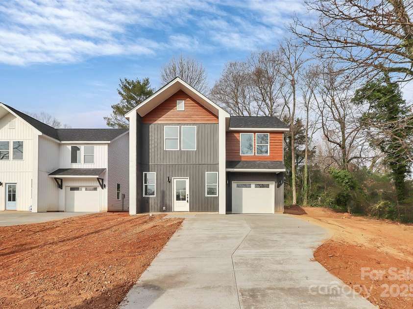 2751 Bradford Street, Gastonia, NC 28052.  MLS# CAR4228812, YatesRealty ID 2415. 