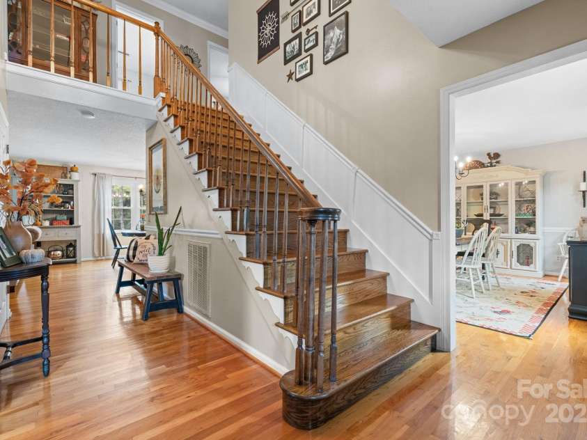 302 Redwood Place, Lenoir, NC 28645.  MLS# CAR4311544, YatesRealty ID 24150. 