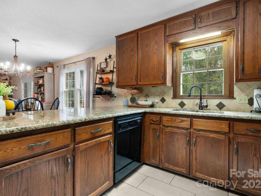 302 Redwood Place, Lenoir, NC 28645.  MLS# CAR4311544, YatesRealty ID 24150. 