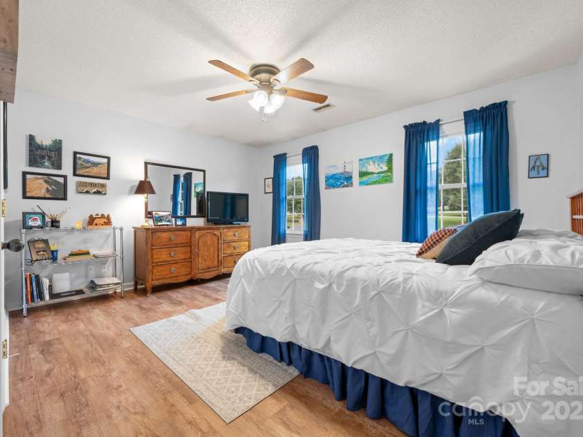 302 Redwood Place, Lenoir, NC 28645.  MLS# CAR4311544, YatesRealty ID 24150. 