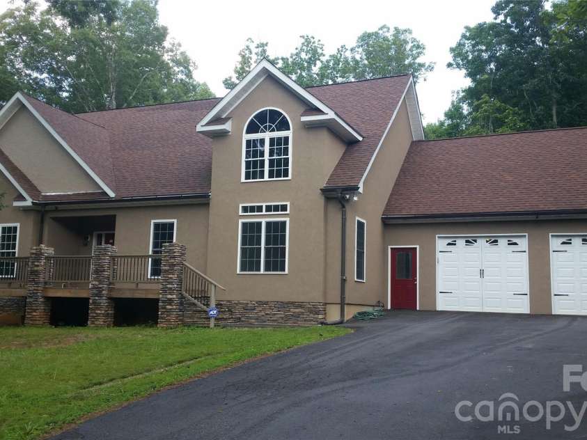 31 Reeds Creek Road, Fairview, NC 28730.  MLS# CAR4328175, YatesRealty ID 24150. 