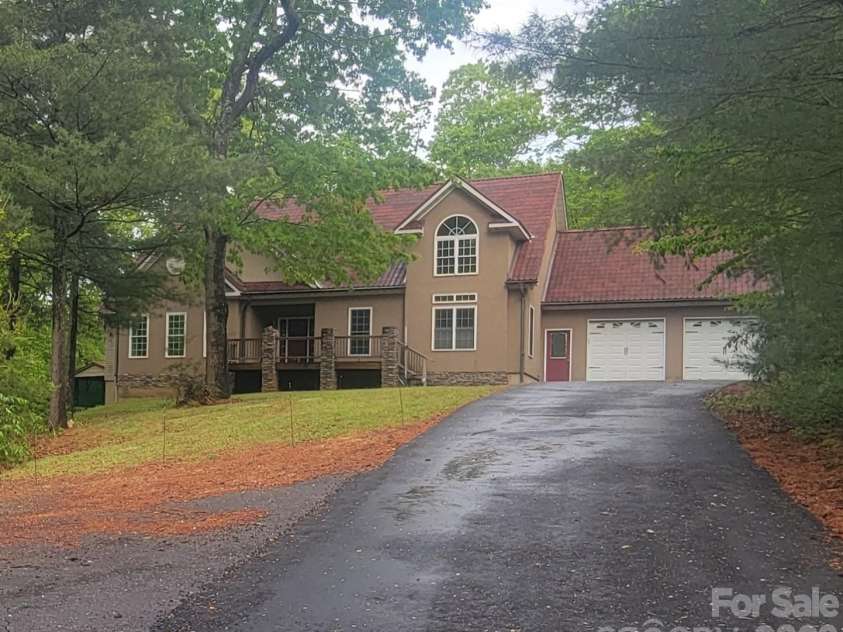 31 Reeds Creek Road, Fairview, NC 28730.  MLS# CAR4328175, YatesRealty ID 24150. 