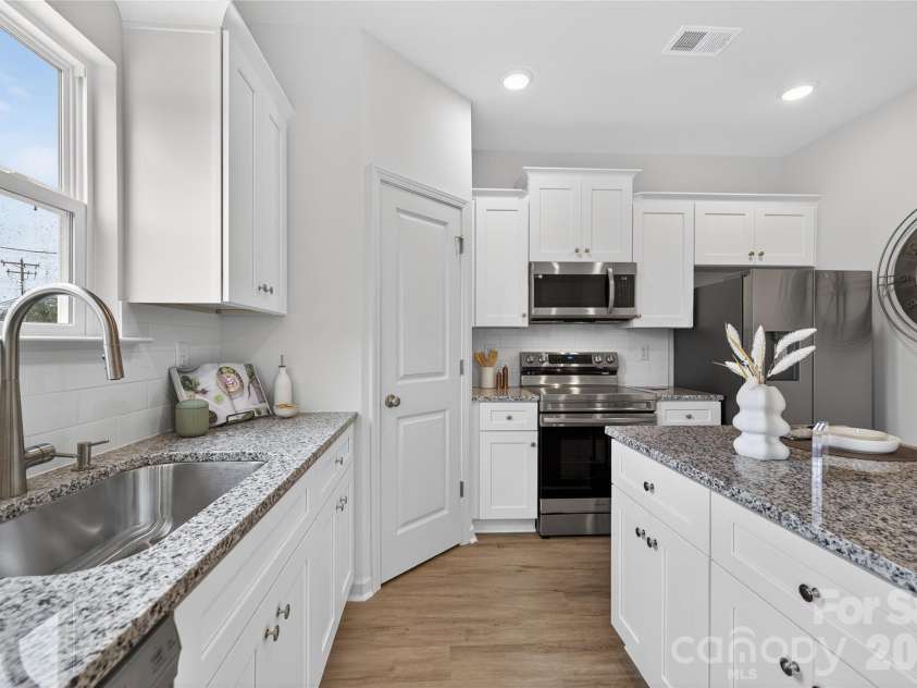 336 Field Drive, Troutman, NC 28166.  MLS# CAR4372549, YatesRealty ID 24151. Representation