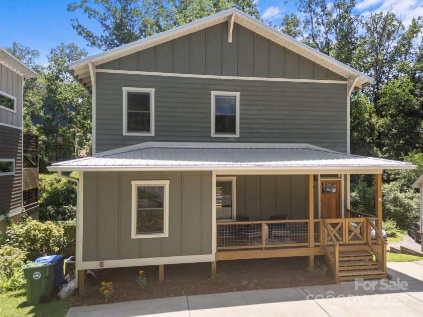 242 Sand Hill Road, Asheville, NC 28806.  MLS# CAR4277324, YatesRealty ID 24152. 